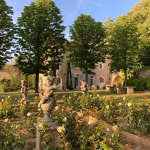  Hébergement de vacances Château De Peyrolles France